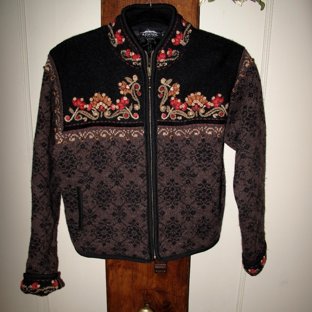 ICELANDIC DESIGN Embroidered Wool Sweater Jacket S